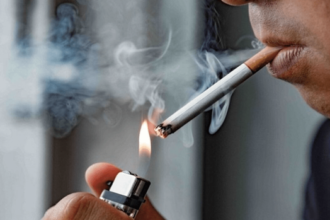 فروش سیگار در مدارس