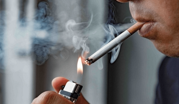 فروش سیگار در مدارس